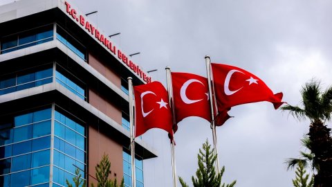 Bayraklı Belediyesi'nden rahim ağzı kanseri farkındalık semineri