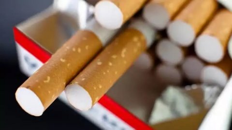 Sigaraya beklenen büyük zam geldi