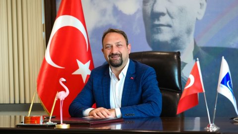 Çiğli Belediye Başkanı Utku Gümrükçü’den 'Kadına Şiddete Hayır' imzası