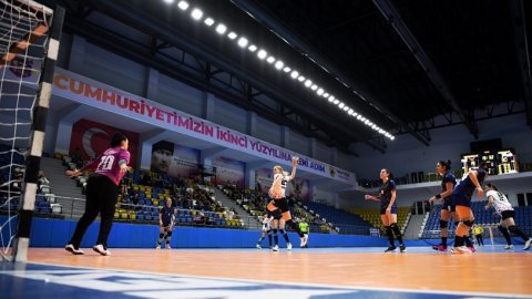 Konyaaltı Belediye SK Kadın Hentbol Takımı deplasmanda galip
