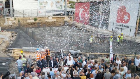 Bayraklı Belediyesi'nin Yunus Emre Kültür Merkezi ve Anaokulu’nun temel atma töreninden kareler