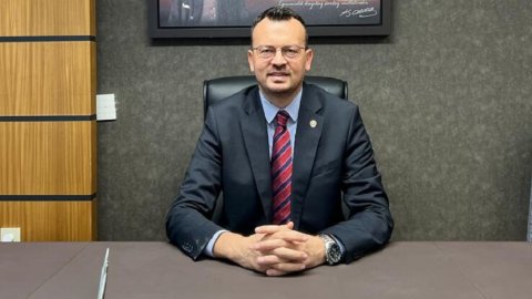 CHP'li Şeref Arpacı'dan öğretmenlere 24 Kasım'da bir maaş ikramiye teklifi