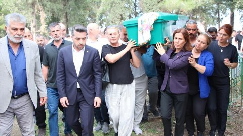 CHP Adana İl Kadın Kolları Başkanı Oya Tekin'den kadın cinayetlerine tepki