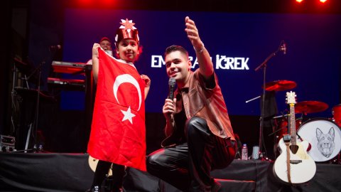 Seyhan Belediyesi 29 Ekim coşkusunu Emir Can İğrek konseriyle yaşadı