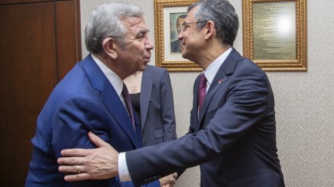 CHP Genel Merkezi'nde Özgür Özel, Mansur Yavaş görüşmesinden kareler