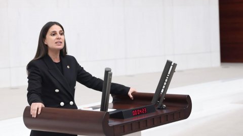 CHP'li Gizem Özcan KYK'ya bağlı yurtlarda yaşanan asansör kazalarını Meclis gündemine taşıdı