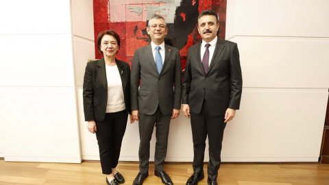 Dikili Belediye Başkanı Adil Kırgöz’den Özgür Özel’e ziyaret