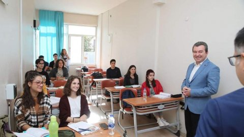 Bergama Belediyesi Yaşam Boyu Eğitim Merkezi’nde bin öğrenci eğitim alıyor