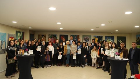 Kartal Belediyesi Sanat Akademisi öğrencilerinden mezuniyet sergisi