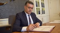 Esenyurt Belediye Başkanı Kemal Deniz Bozkurt kadına karşı şiddet genelgesini imzaladı