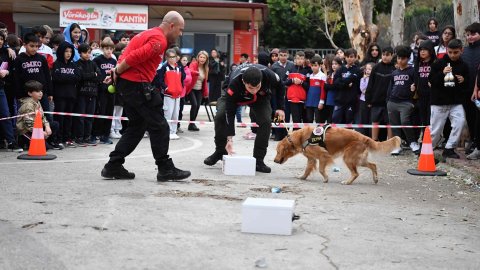 Konyaaltı Belediyesi Sivil Savunma Birimi'nden öğrencilere afet tatbikatı