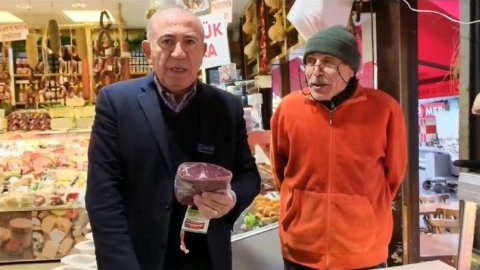 CHP’li Gürsel Tekin: Alın size Türkiye yüzyılı, bir dilim baklava 36 TL!