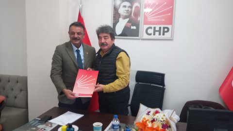 Gazeteci Bahadır Koçak Foça Belediye Başkanlığına talip oldu