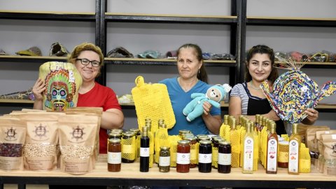 Muratpaşa Belediyesi’nin Kadın Kooperatifleri Ürün Satış Mağazası El Emeği Tanıtım Günleri başlıyor