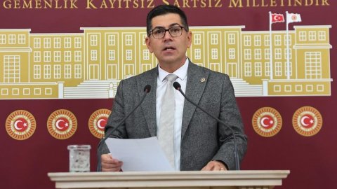 CHP'li Hikmet Yalım Halıcı eşçinsel denilerek yurttan atılan kız kardeşleri Meclis gündemine taşıdı