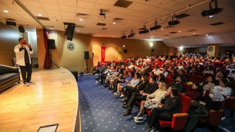 Buca Belediyesi’nden Aşkım Kapışmak ile Sevgililer Günü’ne özel gösteri