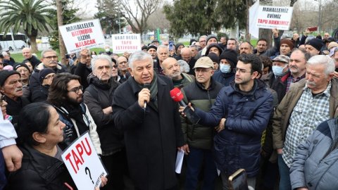 Sarıyer Belediyesi 10 mahallede hak sahiplerine tapularını dağıtmaya devam ediyor