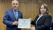 Rize Belediye Başkanı seçilen Rahmi Metin mazbatasını aldı