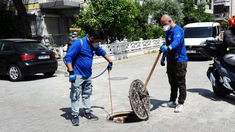 Karşıyaka Belediyesi'nden haşerelere karşı ilaçlama seferberliği