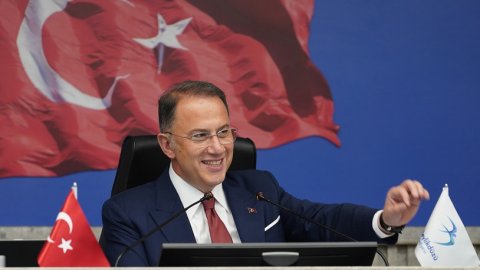 Beylikdüzü Belediye Başkanı Mehmet Murat Çalık görevden uzaklaştırıldı