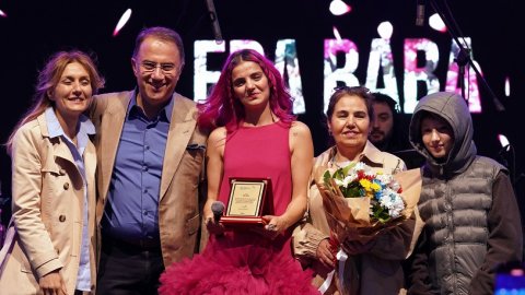 Beylikdüzü Belediyesi Anneler Günü’nü Eda Baba konseri ile kutladı