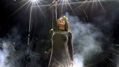 Menemen Belediyesi'nin 14. Emiralem Çilek Festivali'nde Simge rüzgarı