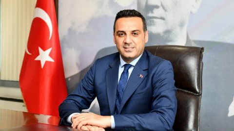Çiğli Belediye Başkanı Onur Emrah Yıldız’ın makam aracına silahlı saldırı