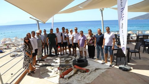 Bodrum Belediyesi'nden Çiftlik koyunda deniz dibi temizliği