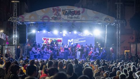 Mersin Büyükşehir Belediyesi'nin 3. Uluslararası Tarsus Festivali'ne eğlenceli kapanış