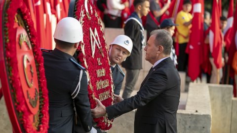 Vahap Seçer 10 Kasım anmasında konuştu: Mersin Cumhuriyet'in ve Atatürk'ün kentidir
