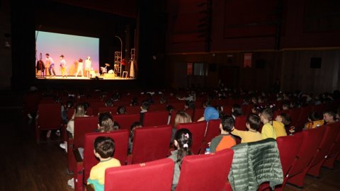 Bursa Büyükşehir Belediyesi’nin 28. Uluslararası Çocuk ve Gençlik Tiyatroları Festivali başladı
