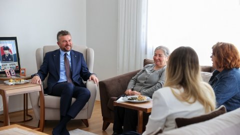 Buca Belediye Başkanı Görkem Duman'dan şehit evine ziyaret