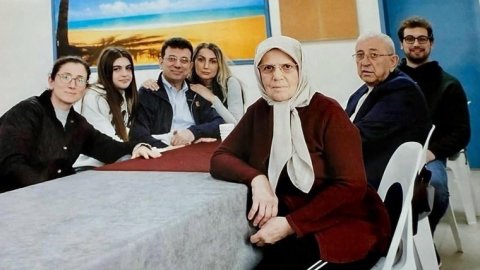 Ekrem İmamoğlu hapishaneden ilk fotoğrafını paylaştı