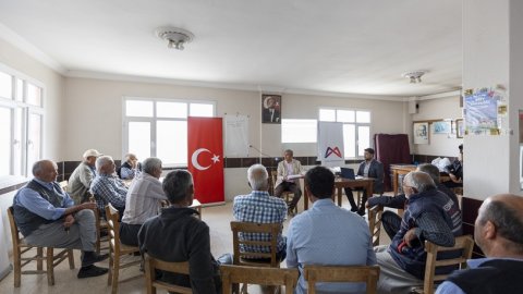 Mersin Büyükşehir Belediyesi'nden üreticilere tarımsal sulama eğitimi