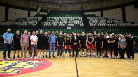 Bornova Belediye Başkanı Ömer Eşki'den Göztepe'ye moral ziyareti