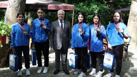 Mustafa Bozbey Bursa’nın gururu sporcularla buluştu