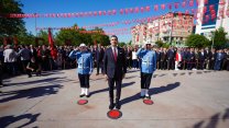 Kartal'da 19 Mayıs coşkusu çelenk töreniyle başladı