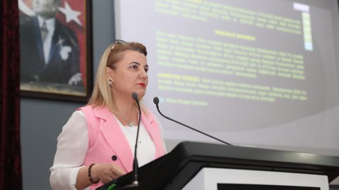 Fatma Kaplan Hürriyet:  Koskoca Büyükşehir’i İzmit’le mi kıyaslıyorsunuz?