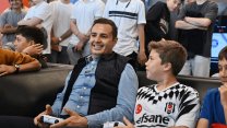 Ahmet Akın oğlu Erdal Akın ile birlikte E-Spor turnuvasının startını verdi