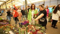 Karşıyaka Çiçek Festivali binlerce doğa tutkununu buluşturdu