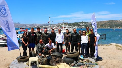 Bodrum Belediyesi'nden Bitez’de deniz dibi temizliği