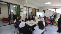 Bayraklı'da kadınlar danışma merkezi atölyelerinde buluşuyor
