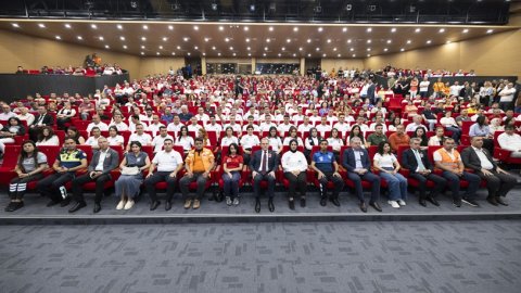 Vahap Seçer: Mersin Büyükşehir; memnuniyet oranı en yüksek belediyelerin başında geliyor