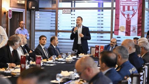 Balıkesir Büyükşehir Belediye Başkanı Ahmet Akın'dan Bandırmaspor’a destek