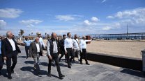 Ahmet Akın'dan Sarımsaklı Plajı’na denetim ziyareti: Amacımız vatandaşımızın keyifli tatil geçirmesi