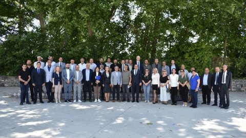 Balıkesir Büyükşehir Belediyesi Edremitli muhtarlarla bir araya geldi