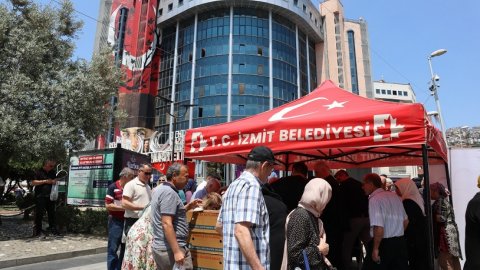 İzmit Belediyesi'nden vatandaşa ücretsiz fide desteği