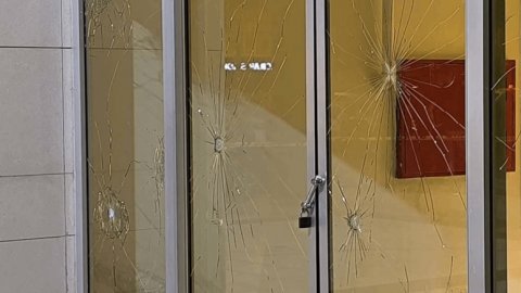 CHP'li belediyeye taşlı sopalı saldırı