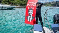 Adalar Belediye Başkanı Ali Ercan Akpolat'tan denizin altında 'İmamoğlu’na Özgürlük' eylemi