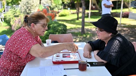 Muratpaşa Belediyesi'nden yaş almış bireylere mangala turnuvası